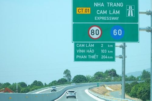 Bỏ barie đầu vào trạm thu phí tại 3 dự án thành phần cao tốc Bắc - Nam