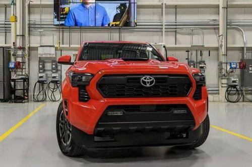 Cận cảnh Toyota Tacoma 2024 có giá bán từ 799 triệu đồng