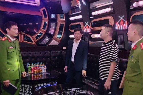Cẩm Giàng (Hải Dương): Bị đình chỉ hoạt động quán karaoke vẫn cố tình cho khách đến hát