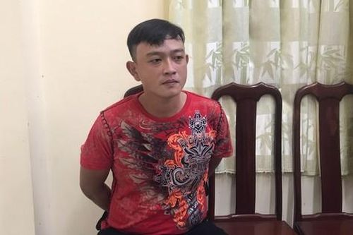Clip: Khống chế, bắt giữ nghi phạm sát hại 3 người ở Cà Mau