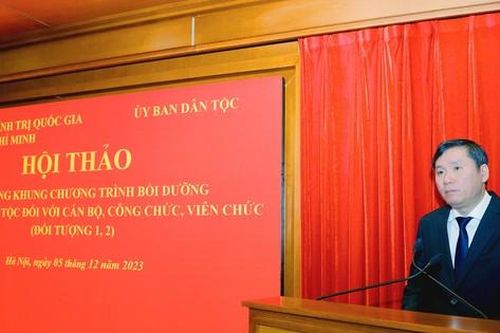 Coi trọng xây dựng đội ngũ cán bộ là người dân tộc thiểu số