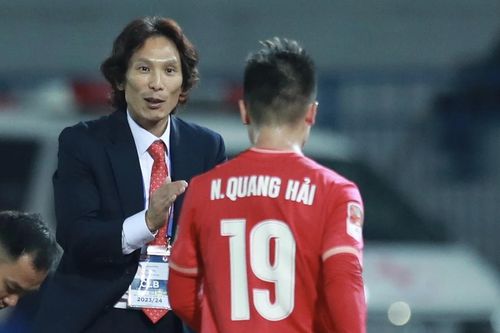 HLV Gong Oh Kyun 'hồi sinh' Quang Hải cho tuyển Việt Nam