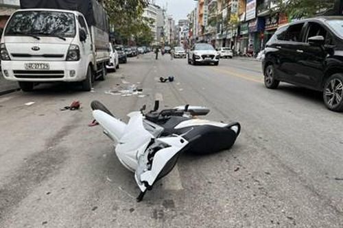 Con bị đuổi đánh, bố lái ô tô truy đuổi khiến 3 người thương vong