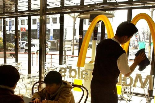 Vì sao McDonald's ngược sóng, tăng khoản 'đặt cược' vào thị trường Trung Quốc?