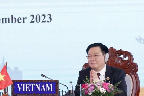 Chủ tịch Quốc hội dự Phiên toàn thể thứ nhất Hội nghị Cấp cao Quốc hội CLV