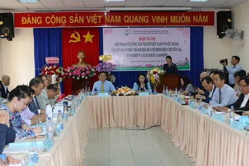Xây dựng giải pháp bảo vệ người Việt Nam khi sinh sống, lao động ở nước ngoài