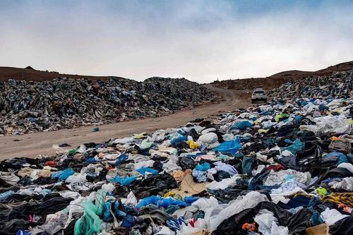 EU cấm tiêu hủy quần áo tồn kho nhằm hạn chế ngành thời trang nhanh