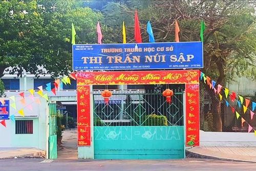 An Giang: Các học sinh bị ngộ độc do ăn kẹo không rõ nguồn gốc đã đi học bình thường