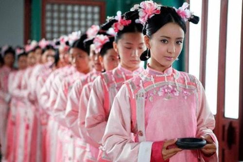 Mỗi sáng thức dậy, Hoàng đế 'rửa lỗ rồng như thế nào? Tại sao các cung nữ phải tranh giành nhau, thậm chí hối lộ để được rửa cho Hoàng đế?