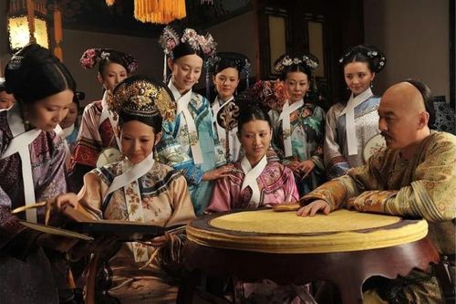 Các phi tần của Khang Hy đều sống lâu, tại sao 3 vị Hoàng hậu không sống qua 25 tuổi, hoàng cung nhiều thần y, cớ sao không cứu được?