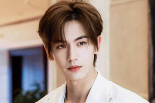 Ảnh ngày bé của Trương Lăng Hách, nhan sắc như nào mà gây xôn xao khắp cõi mạng