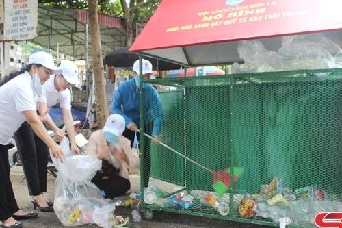 Đẩy mạnh thu gom, xử lý chất thải rắn sinh hoạt