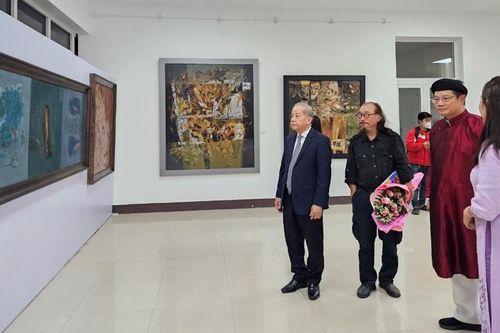 Ra mắt bộ sưu tập tranh quý của họa sĩ Huế