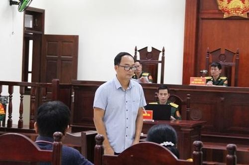 Cựu quân nhân lái xe ôtô tông chết nữ sinh ở Ninh Thuận lãnh án 14 tháng tù