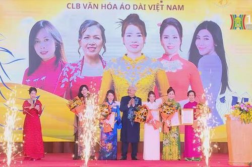 Lan tỏa tình yêu với áo dài