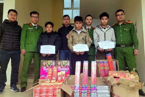 Phá đường dây buôn lậu sâm và pháo nổ từ Trung Quốc về Việt Nam