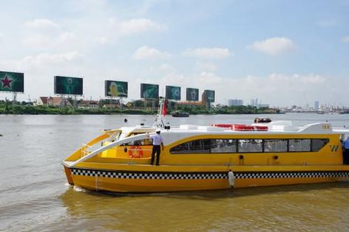 Du khách trải nghiệm 17 sản phẩm du lịch đường thủy