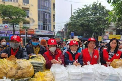 Hà Nội: Đưa gần 330.000 suất ăn miễn phí đến với những trường hợp khó khăn