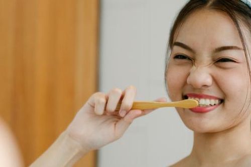 5 cách tẩy trắng răng tại nhà hiệu quả không gây mòn men răng