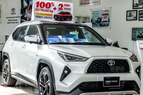 Thị trường ô tô ảm đạm chưa từng có, các hãng xe khuyến mại 'sốc' vẫn ế