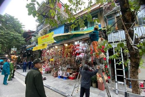 Lựa chọn cách ứng xử, giao tiếp phù hợp với người dân