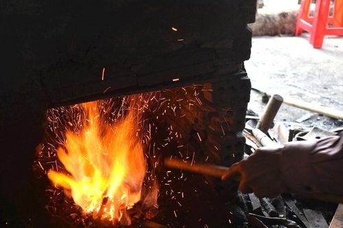 Gìn giữ nghề lò rèn xứ Quảng