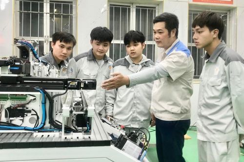 Giải pháp đột phá đào tạo nguồn nhân lực chất lượng cao