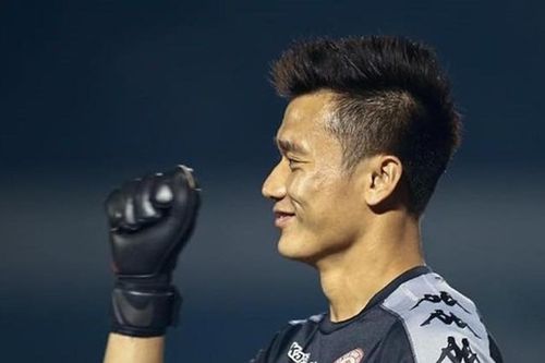 Bùi Tiến Dũng tái hiện pha thay người đỉnh cao của Van Gaal tại giải thế giới, giúp đội nhà có chiến thắng ngoạn mục