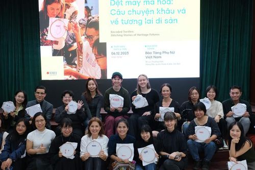 'Dệt may mã hóa: Câu chuyện khâu vá về tương lai di sản' giữa thời trí tuệ nhân tạo