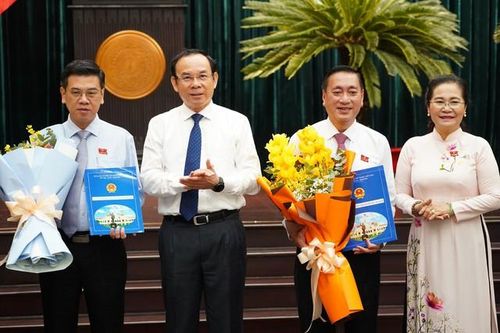 Công bố quyết định phê chuẩn đối với Phó Chủ tịch HĐND và UBND TPHCM