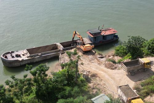 Phú Thọ xử phạt hơn 2,8 tỷ đồng các bến thủy nội địa không phép