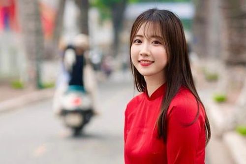 Cô giáo gen Z sở hữu 'visual thần tiên tỷ tỷ' cùng bảng thành tích tiếng Nhật và tiếng Anh cực 'choáng'