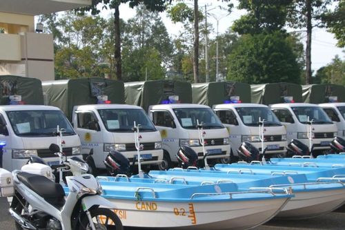 Bạc Liêu: Bàn giao phương tiện chuyên dụng cho lực lượng công an