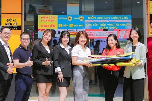 Thế Giới Di Động hợp tác với Limloop tái chế băng rôn, áp phích...