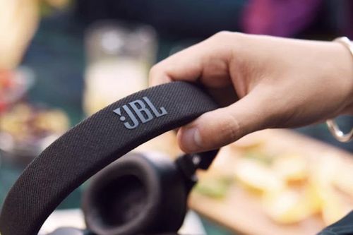 JBL ra mắt bộ đôi tai nghe 'pin khủng'