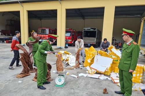 Hà Giang: Dùng xe thư báo vận chuyển gần 300kg nghi gỗ quý Ngọc Am