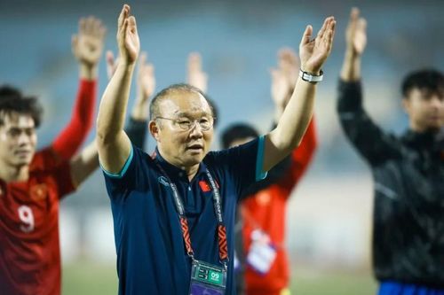 Báo Trung Quốc muốn đội nhà nhanh chóng chiêu mộ HLV Park Hang-seo