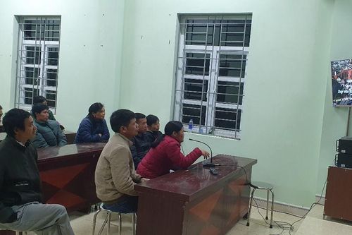 Cô giáo đưa tiếng hát vào lớp xóa mù chữ ở Quảng Ninh