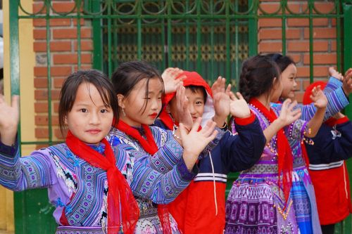 'Mùa đông ấm áp' trên vùng cao Si Ma Cai