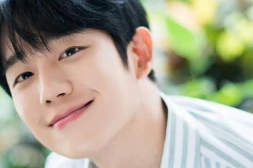 Jung Hae In bị tố đến hộp đêm săn gái trẻ