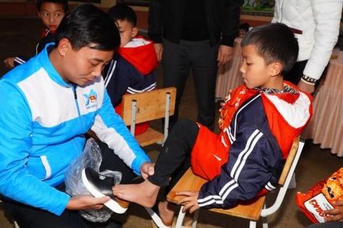 Mang mùa đông ấm lên vùng núi Si Ma Cai