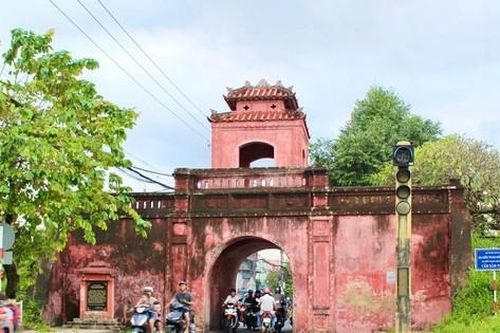 Dân 'sống khổ' trong thành cổ Diên Khánh