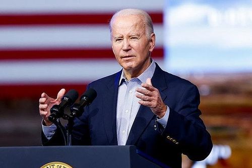 Tổng thống Biden bị cáo buộc làm cạn kiệt nguồn dự trữ dầu thô chiến lược của Mỹ
