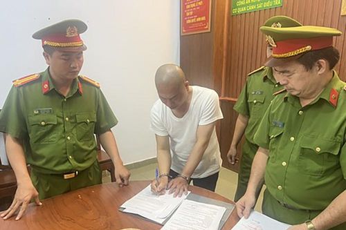 Bắt người tự xưng 'Đại đức Thích Tâm Phúc' về hành vi lừa đảo