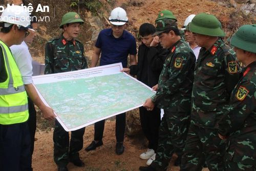 Quân khu 4 khảo sát xây dựng đường tuần tra biên giới trên địa bàn tỉnh Nghệ An