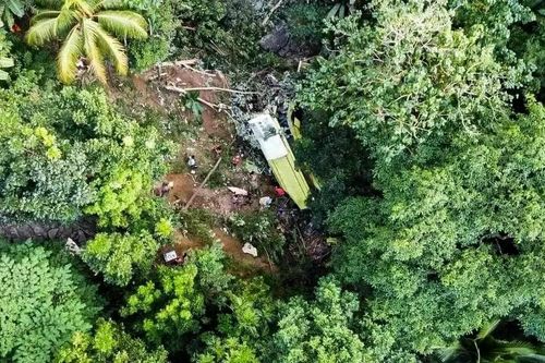 Philippines: Xe khách chở hơn 50 người lao xuống vực, ít nhất 25 người chết