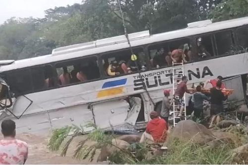 Loạt vụ tai nạn xe buýt nghiêm trọng tại Honduras, Ecuador và Ai Cập
