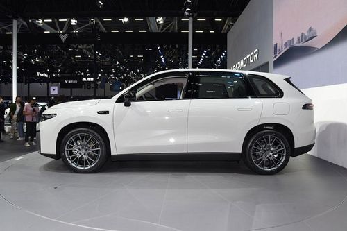 SUV đẹp như xe Porsche, công suất 231 mã lực, giá gần 500 triệu đồng