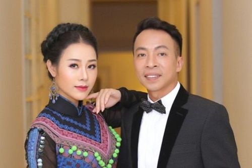 Ca sĩ Việt Hoàn ly hôn vợ trẻ kém 18 tuổi sau khi có 3 con chung, sống một mình tại nhà vườn 12.000 m2