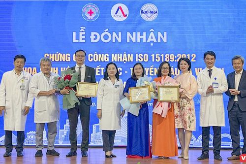 Bệnh viện Đà Nẵng được công nhận đạt chuẩn thực hành phòng xét nghiệm y khoa quốc tế